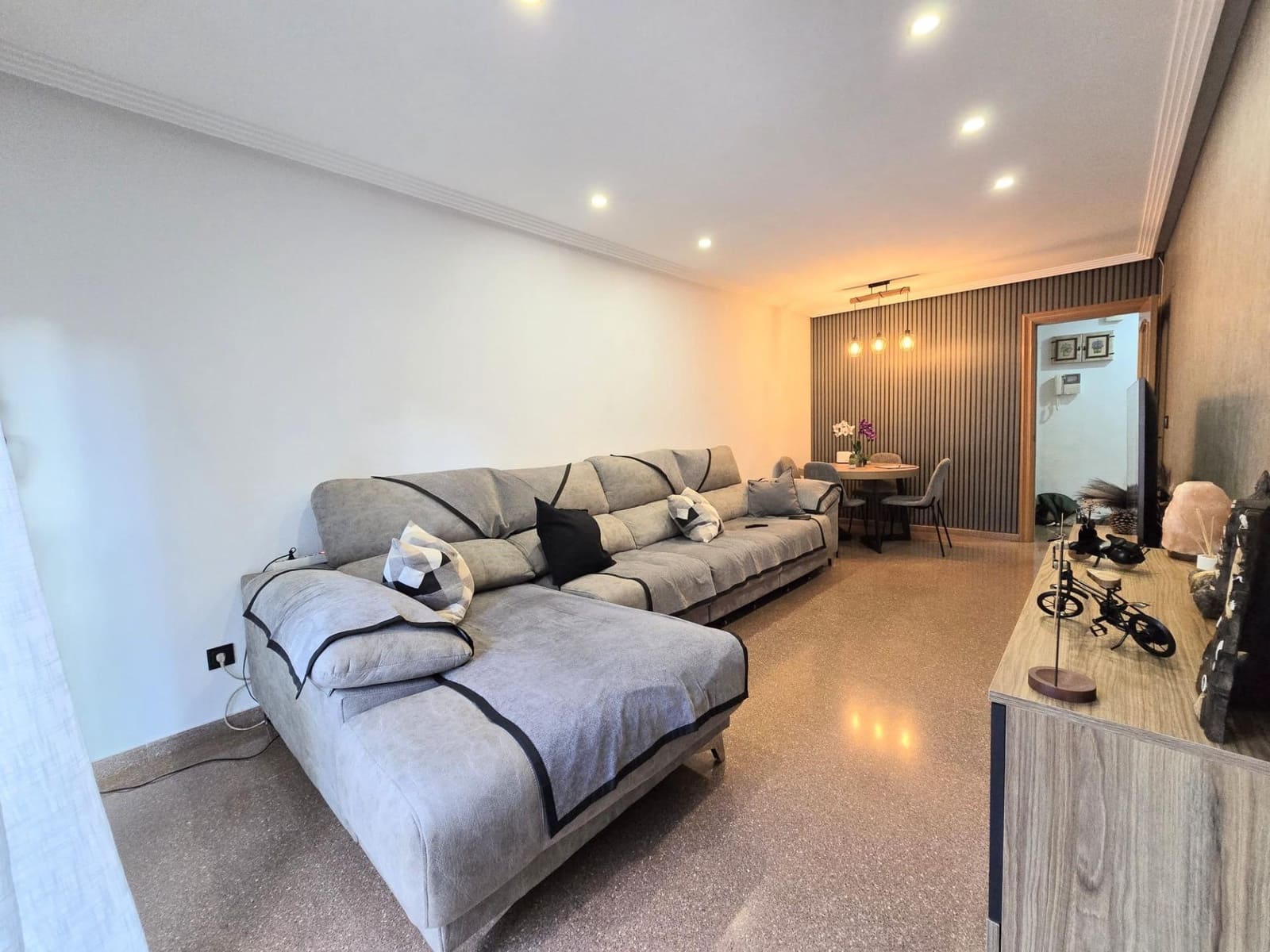 3 makuuhuone Huoneisto myytävänä paikassa Elche / Elx - 189 000 € (Ref: 9393980)