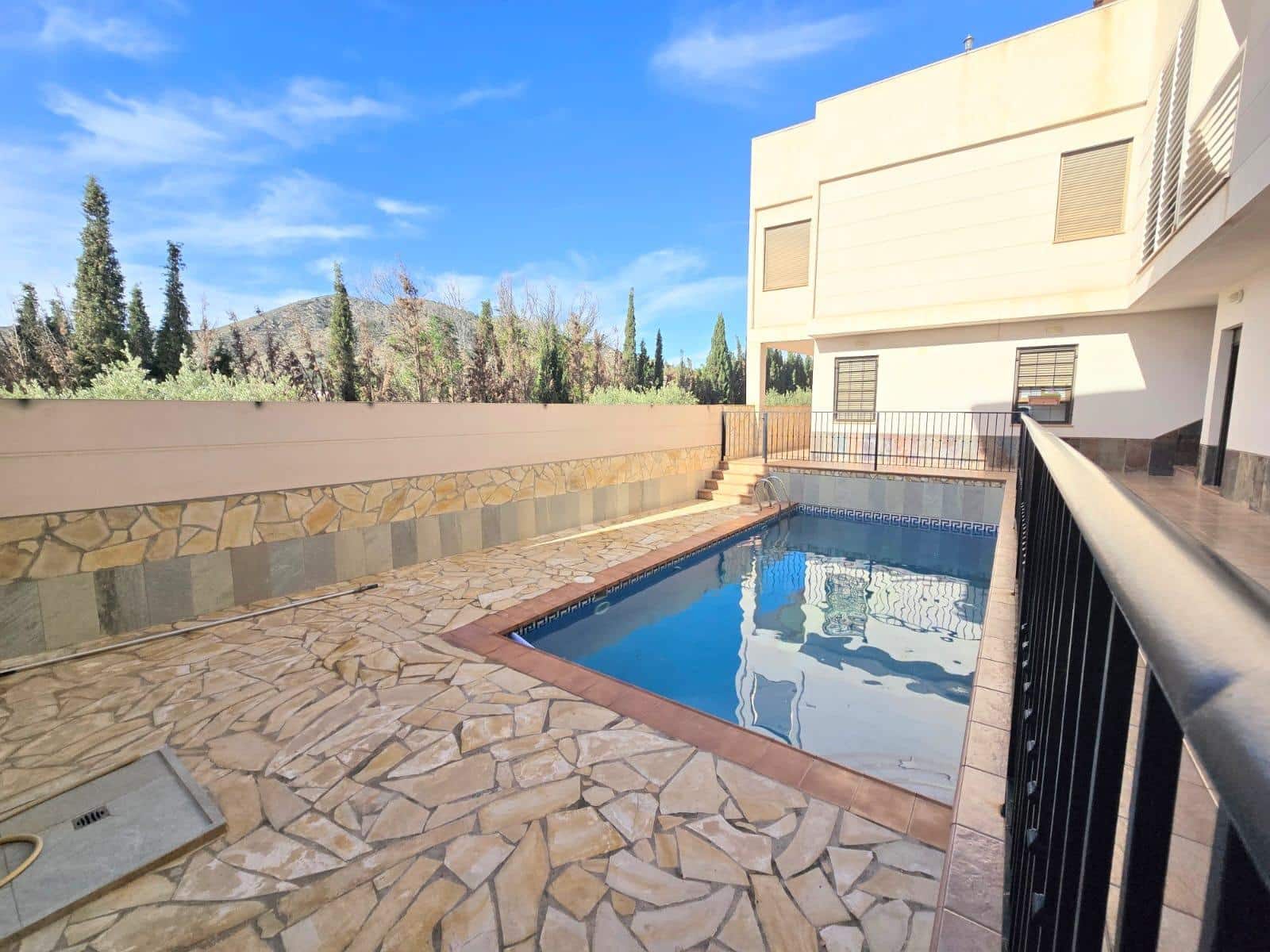3 bedroom Apartment for sale in Hondon de las Nieves with pool - € 110,000 (Ref: 9393981)