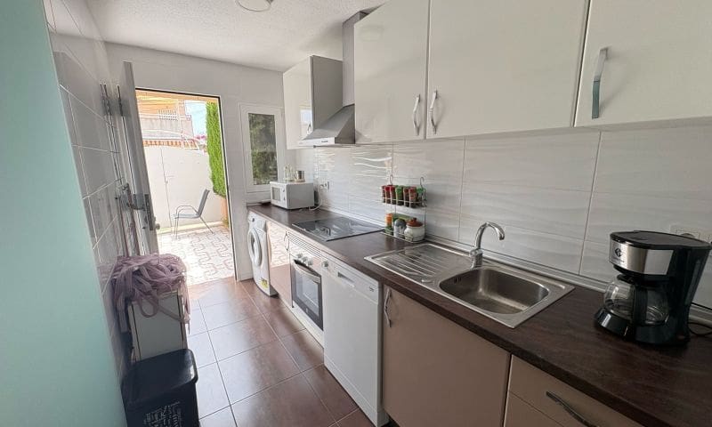 Apartamento de 3 habitaciones en Torrevieja en venta con piscina - 236.995 € (Ref: 9409321)