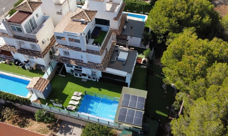 3 sypialnia Willa na sprzedaż w Orihuela Costa z basenem - 460 000 € (Ref: 9409323)