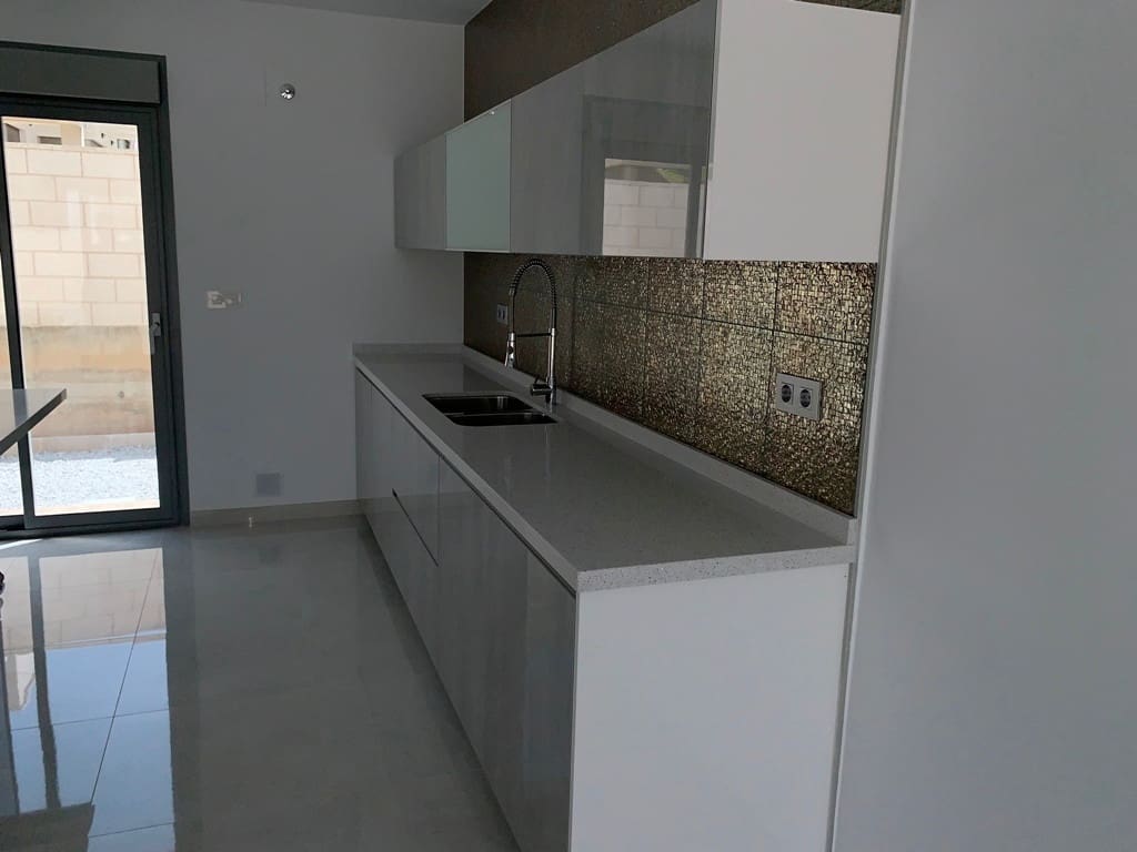 4 slaapkamer Finca/Landhuis te koop in Pinoso met zwembad - € 436.000 (Ref: 9425759)