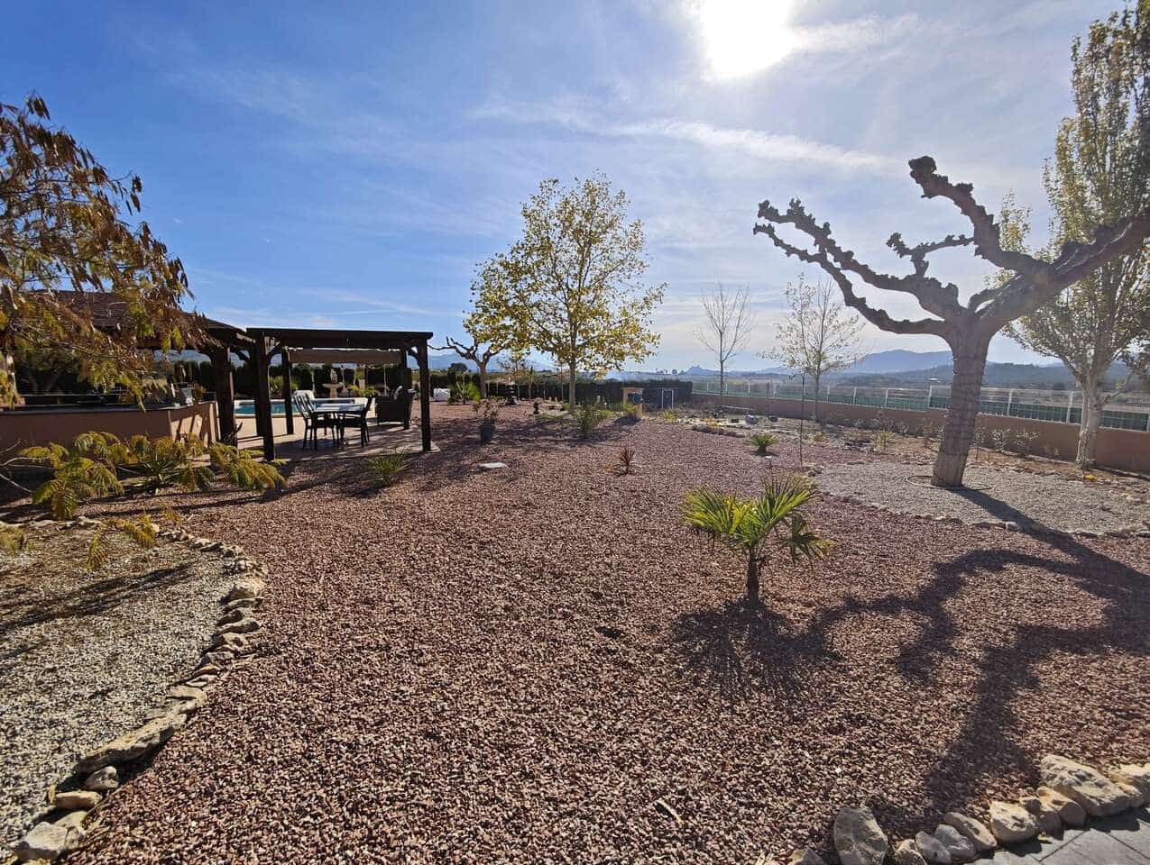 3 soveværelse Finca/Landehus til salg i Sax med swimmingpool garage - € 399.995 (Ref: 9441876)