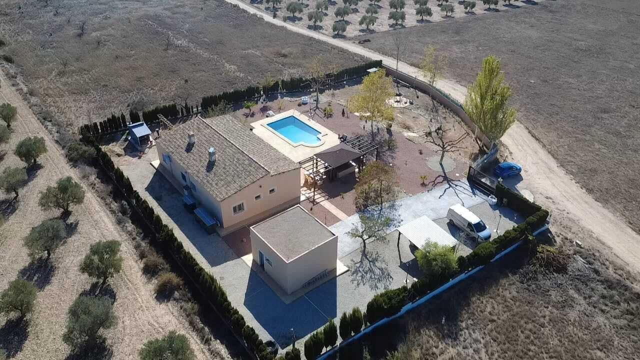 3 soveværelse Finca/Landehus til salg i Sax med swimmingpool garage - € 399.995 (Ref: 9441876)