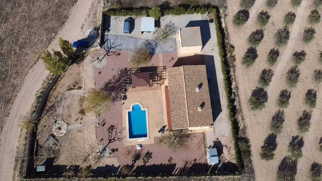 3 soveværelse Finca/Landehus til salg i Sax med swimmingpool garage - € 399.995 (Ref: 9441876)