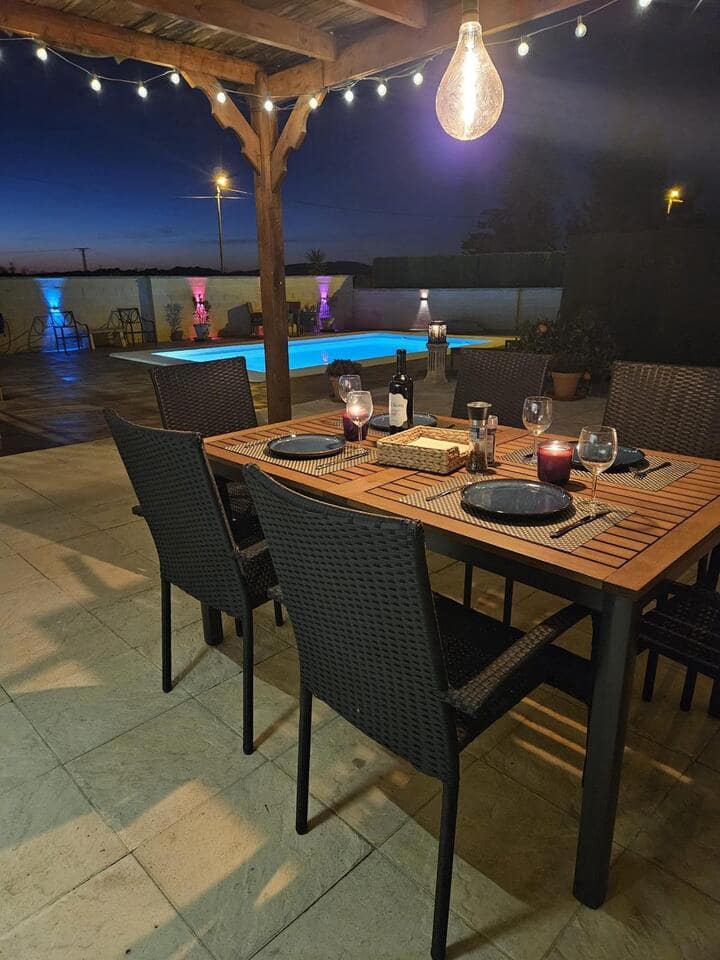 3 soveværelse Finca/Landehus til salg i Pinoso med swimmingpool - € 259.995 (Ref: 9441877)