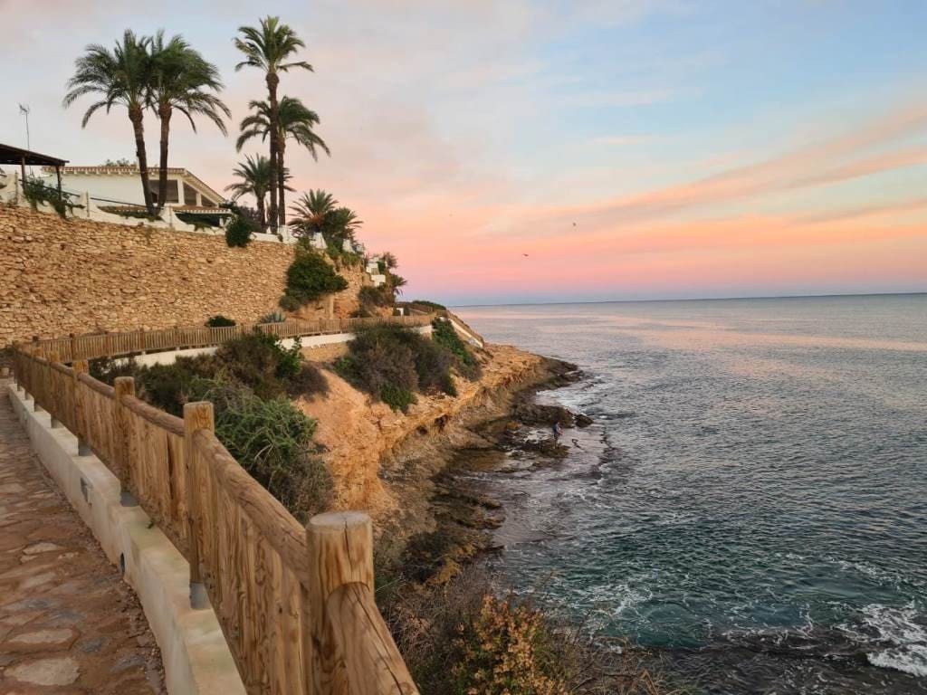 2 soverom Penthouse til salgs i Playa Flamenca med svømmebasseng - € 227 000 (Ref: 9441881)