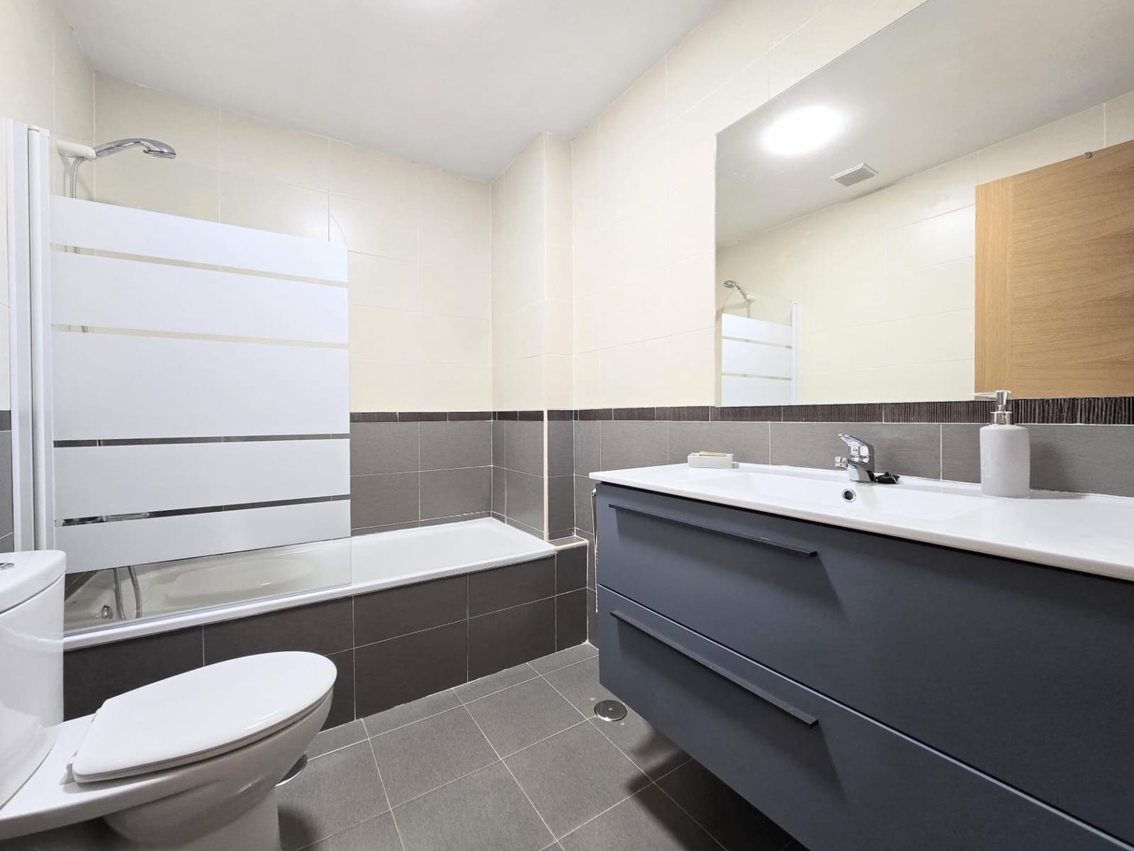 Casa de 3 habitaciones en Aspe en venta - 182.000 € (Ref: 9486759)