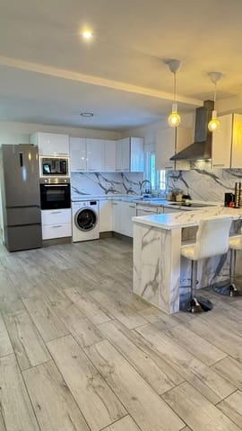 4 makuuhuone Maalaistalo myytävänä paikassa La Romana mukana uima-altaan - 245 000 € (Ref: 9486760)