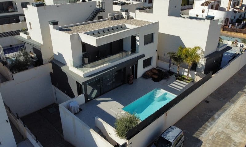 3 soverom Villa til salgs i Algorfa med svømmebasseng garasje - € 549 900 (Ref: 9602692)