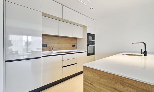 Apartamento de 2 habitaciones en La Veleta, Torrevieja en venta con piscina garaje - 370.000 € (Ref: 9622519)