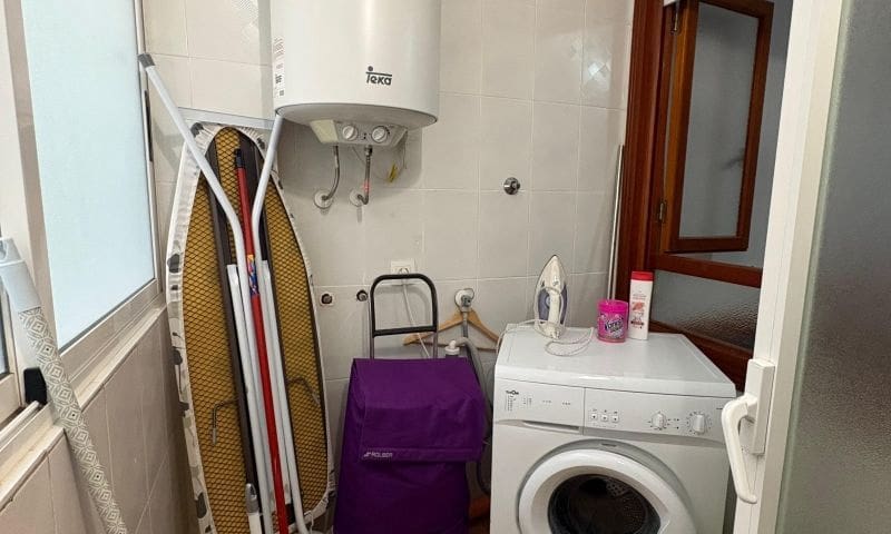 Apartamento de 2 habitaciones en Torrevieja en venta con garaje - 165.000 € (Ref: 9664041)