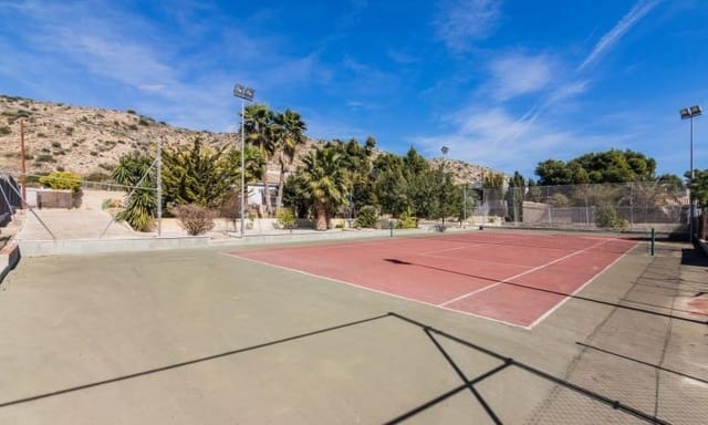 3 slaapkamer Villa te koop in Carrús Oest - El Toscar, Elche / Elx met zwembad - € 550.000 (Ref: 9730392)