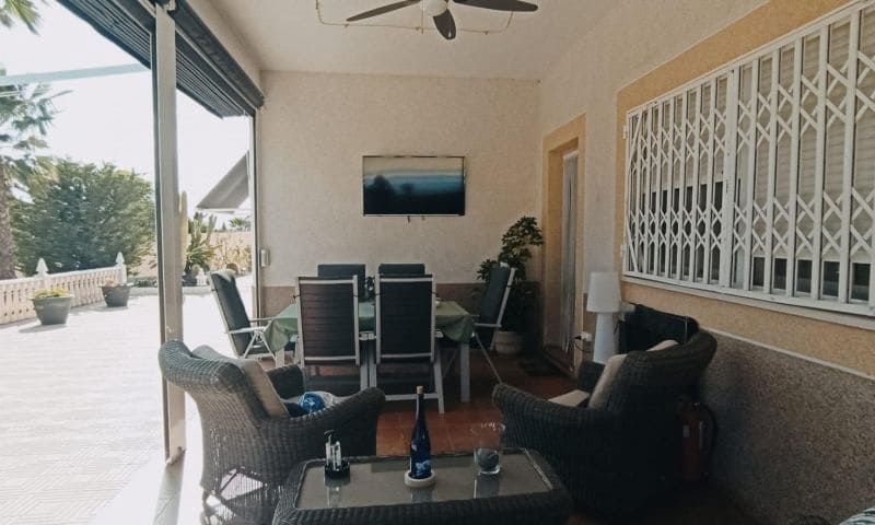 Chalet de 3 habitaciones en Elche / Elx en venta con piscina - 550.000 € (Ref: 9730392)