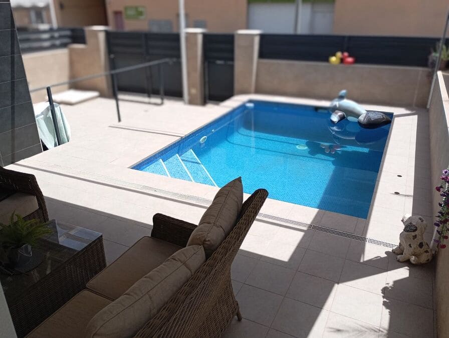 2 bedroom Villa for sale in Formentera del Segura with pool garage - € 245,000 (Ref: 9967908)