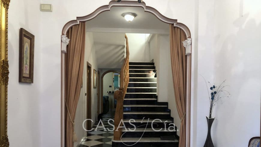 7 chambre Maison de Ville à vendre à Oliva avec garage - 285 000 € (Ref: 6905301)