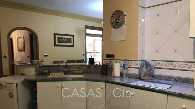 7 chambre Maison de Ville à vendre à Oliva avec garage - 285 000 € (Ref: 6905301)