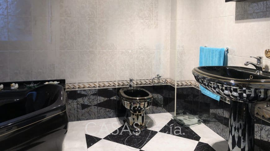 7 chambre Maison de Ville à vendre à Oliva avec garage - 285 000 € (Ref: 6905301)