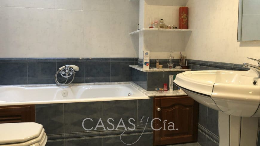 7 chambre Maison de Ville à vendre à Oliva avec garage - 285 000 € (Ref: 6905301)