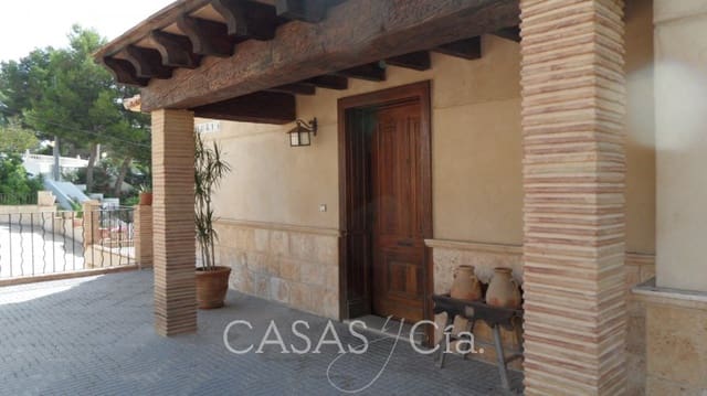 7 chambre Villa/Maison à vendre à Oliva avec garage - 550 000 € (Ref: 7337773)