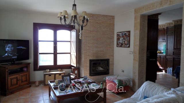 7 chambre Villa/Maison à vendre à Oliva avec garage - 550 000 € (Ref: 7337773)