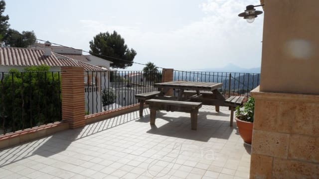 7 chambre Villa/Maison à vendre à Oliva avec garage - 550 000 € (Ref: 7337773)