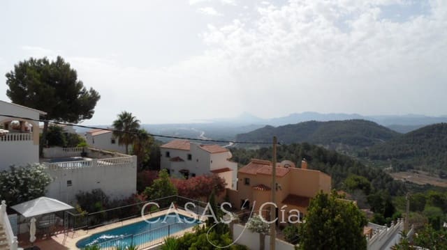 7 chambre Villa/Maison à vendre à Oliva avec garage - 550 000 € (Ref: 7337773)