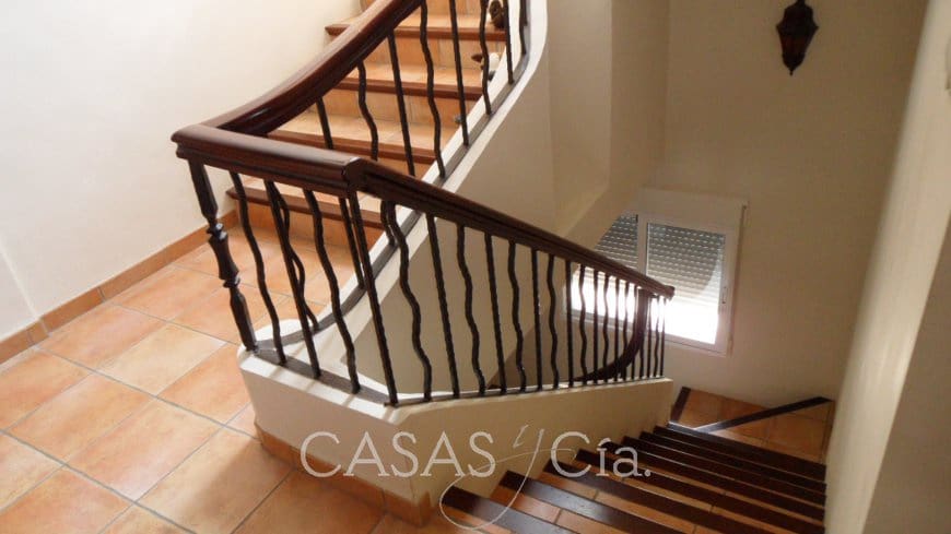 7 soverom Villa til salgs i Oliva med garasje - € 550 000 (Ref: 7337773)