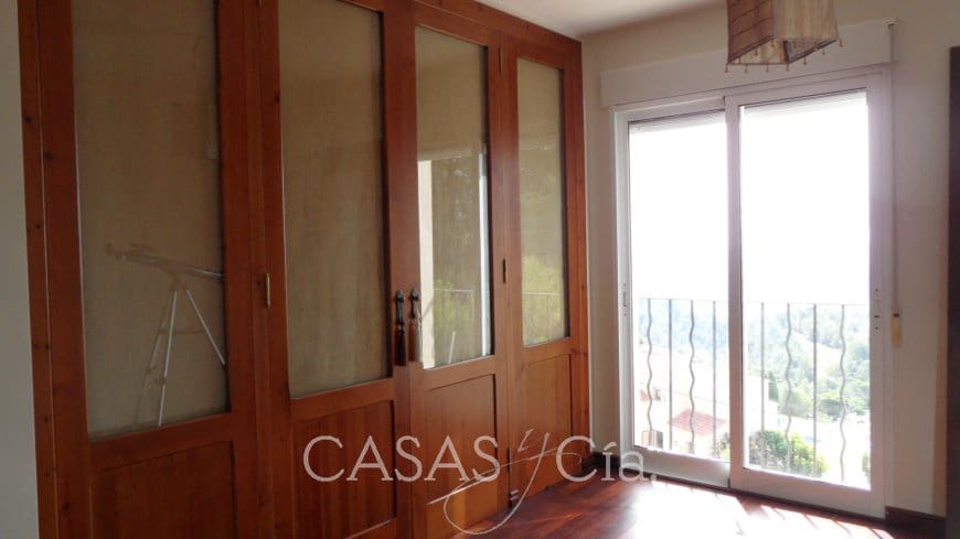 7 soverom Villa til salgs i Oliva med garasje - € 550 000 (Ref: 7337773)