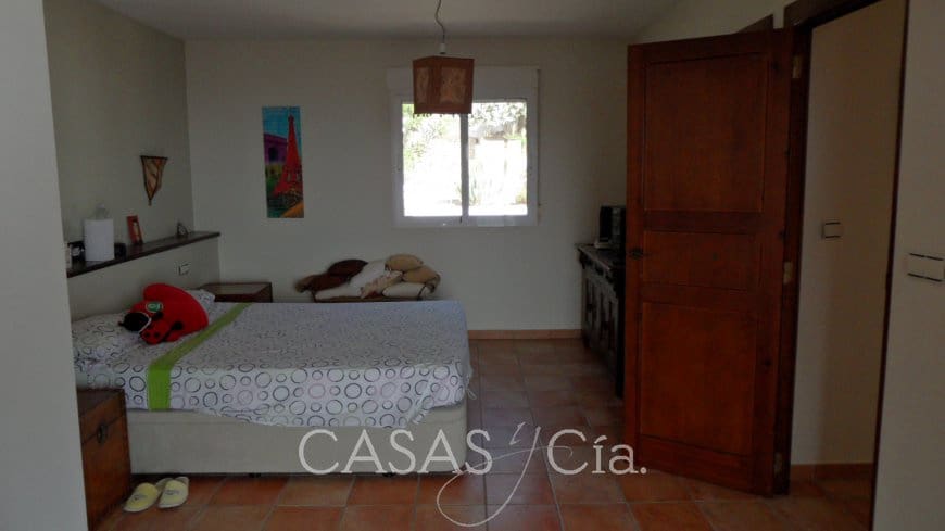 7 soverom Villa til salgs i Oliva med garasje - € 550 000 (Ref: 7337773)