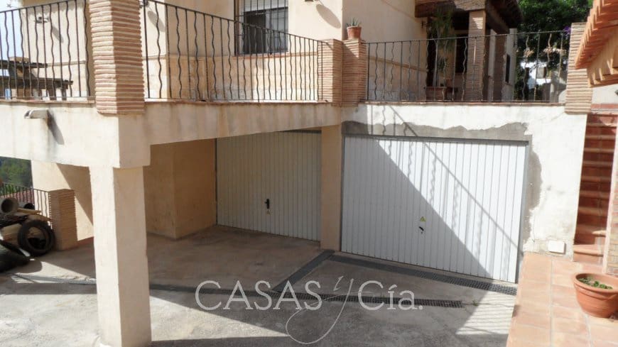 7 soverom Villa til salgs i Oliva med garasje - € 550 000 (Ref: 7337773)