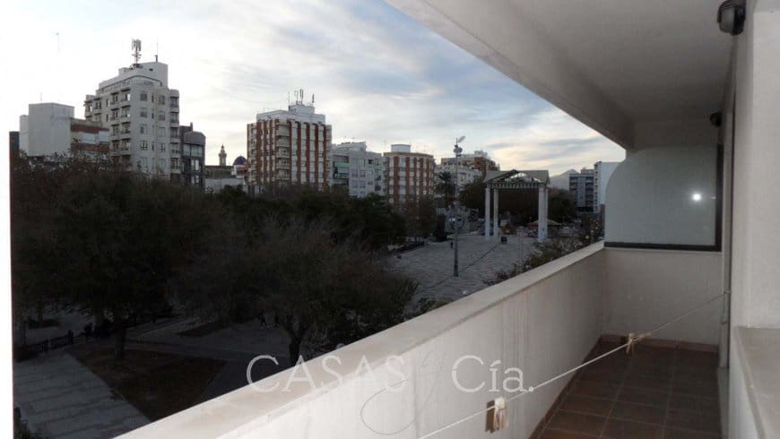 4 soveværelse Lejlighed til salg i Oliva med garage - € 180.000 (Ref: 7681819)