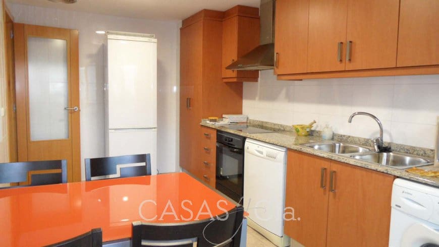 4 soveværelse Lejlighed til salg i Oliva med garage - € 180.000 (Ref: 7681819)