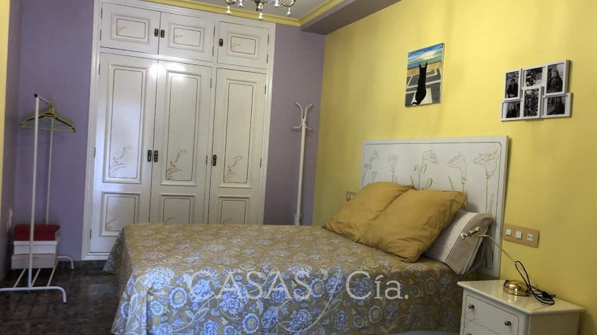 5 soveværelse Byhus til salg i Oliva med garage - € 249.950 (Ref: 7681820)