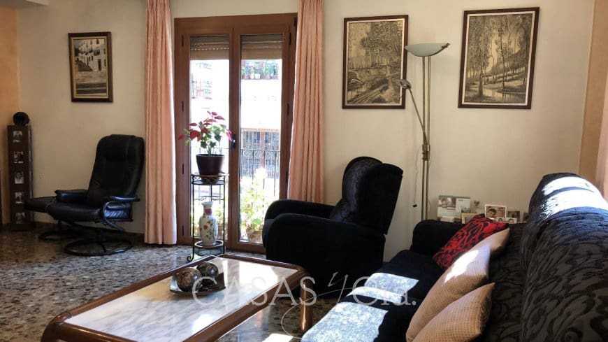 5 soveværelse Byhus til salg i Oliva med garage - € 249.950 (Ref: 7681820)