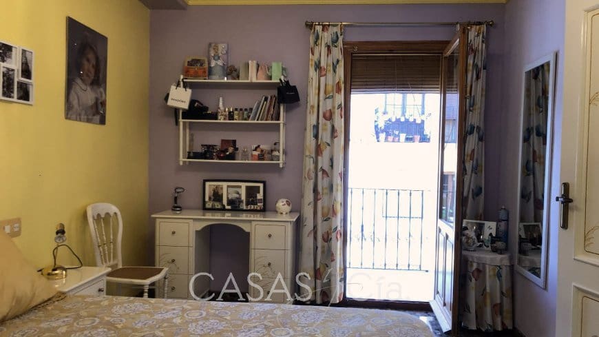 5 soveværelse Byhus til salg i Oliva med garage - € 249.950 (Ref: 7681820)