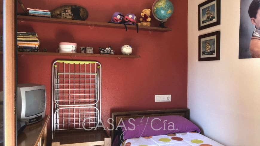 5 soveværelse Byhus til salg i Oliva med garage - € 249.950 (Ref: 7681820)