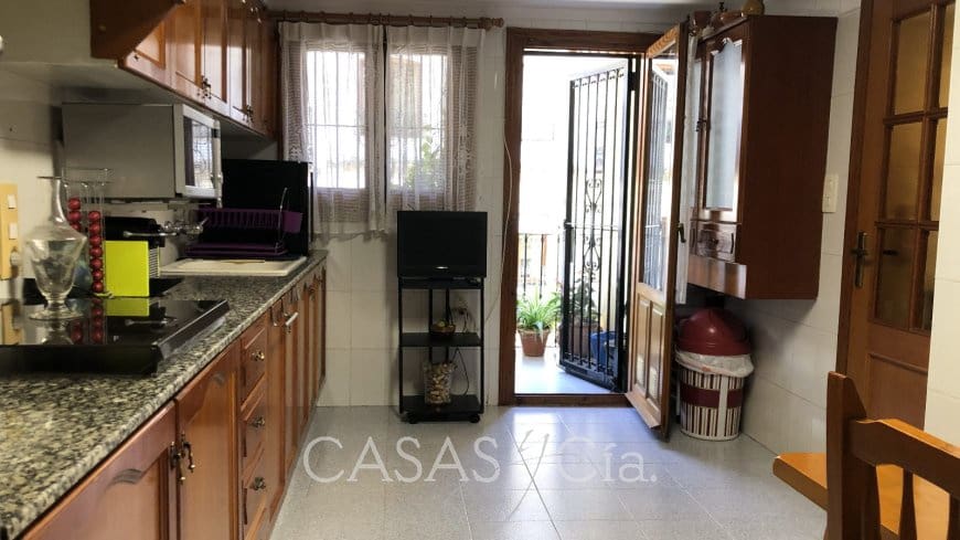 5 soveværelse Byhus til salg i Oliva med garage - € 249.950 (Ref: 7681820)