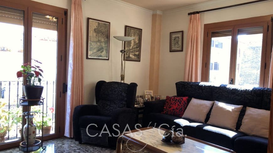 5 soveværelse Byhus til salg i Oliva med garage - € 249.950 (Ref: 7681820)