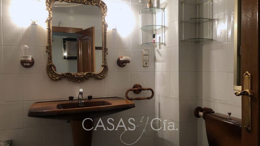 5 bedroom Apartment for sale in Oliva - € 220,000 (Ref: 8260785)