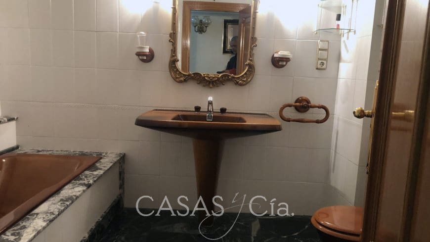 5 bedroom Apartment for sale in Oliva - € 220,000 (Ref: 8260785)