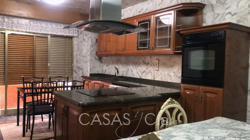 5 bedroom Apartment for sale in Oliva - € 220,000 (Ref: 8260785)