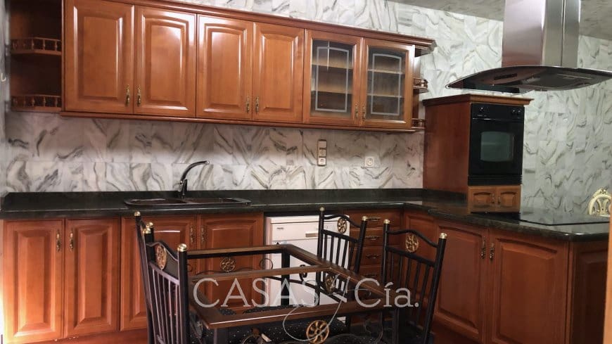 5 bedroom Apartment for sale in Oliva - € 220,000 (Ref: 8260785)