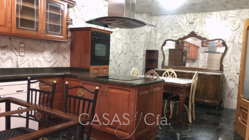 5 bedroom Apartment for sale in Oliva - € 220,000 (Ref: 8260785)