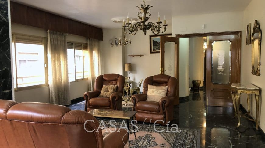 5 bedroom Apartment for sale in Oliva - € 220,000 (Ref: 8260785)