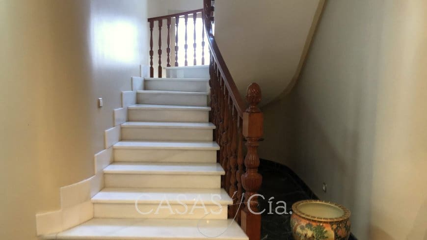5 bedroom Apartment for sale in Oliva - € 220,000 (Ref: 8260785)