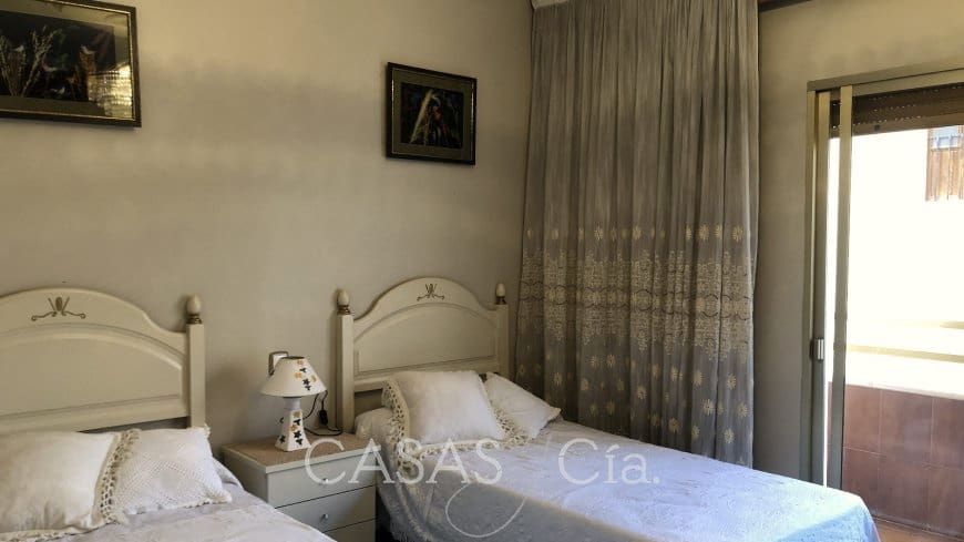 5 bedroom Apartment for sale in Oliva - € 220,000 (Ref: 8260785)