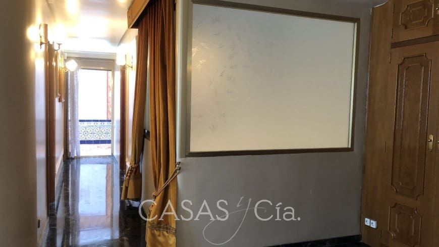 5 bedroom Apartment for sale in Oliva - € 220,000 (Ref: 8260785)