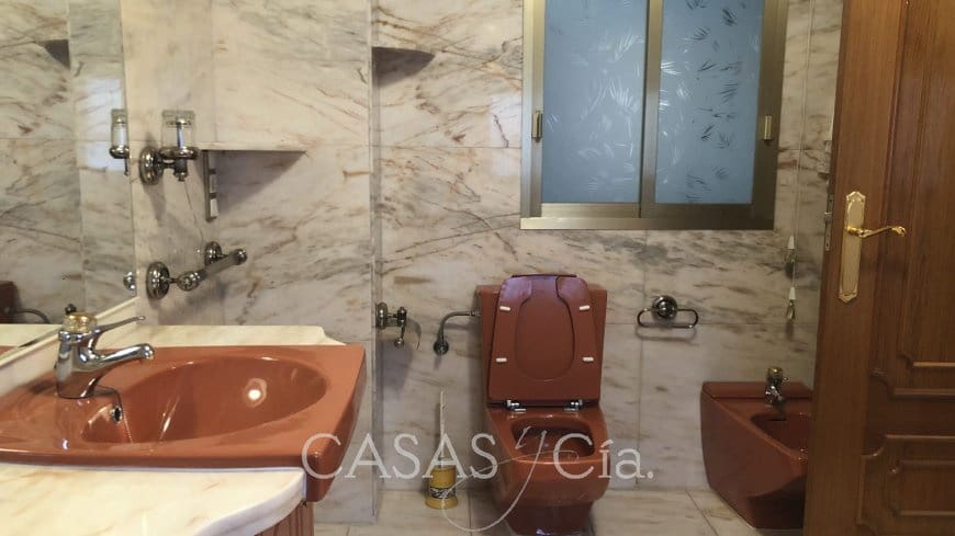 5 bedroom Apartment for sale in Oliva - € 220,000 (Ref: 8260785)