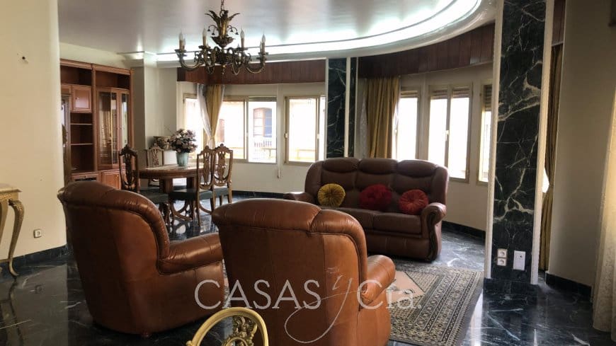 5 bedroom Apartment for sale in Oliva - € 220,000 (Ref: 8260785)