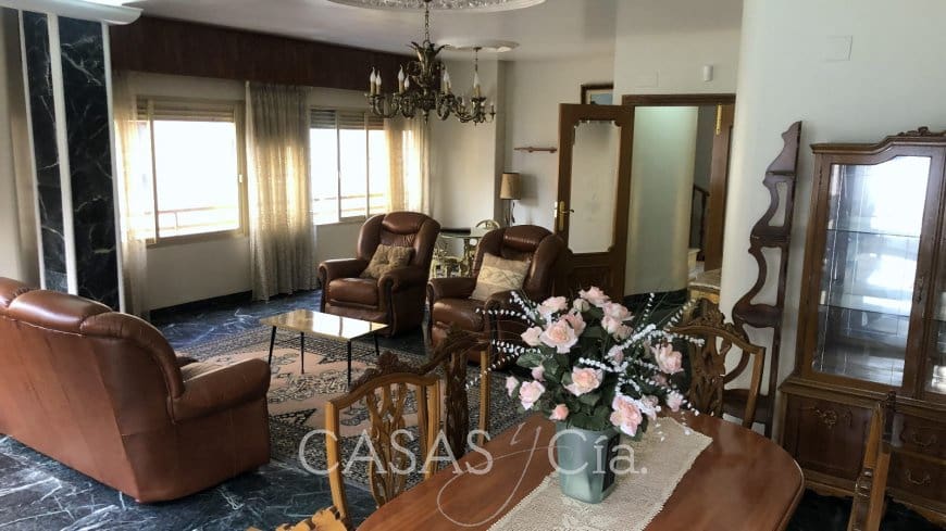 5 bedroom Apartment for sale in Oliva - € 220,000 (Ref: 8260785)